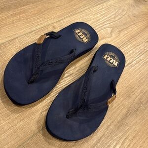 Reef women’s flip flops
